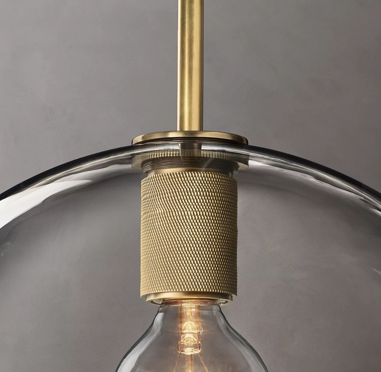 Utilitaire Globe Shade Pendant Light