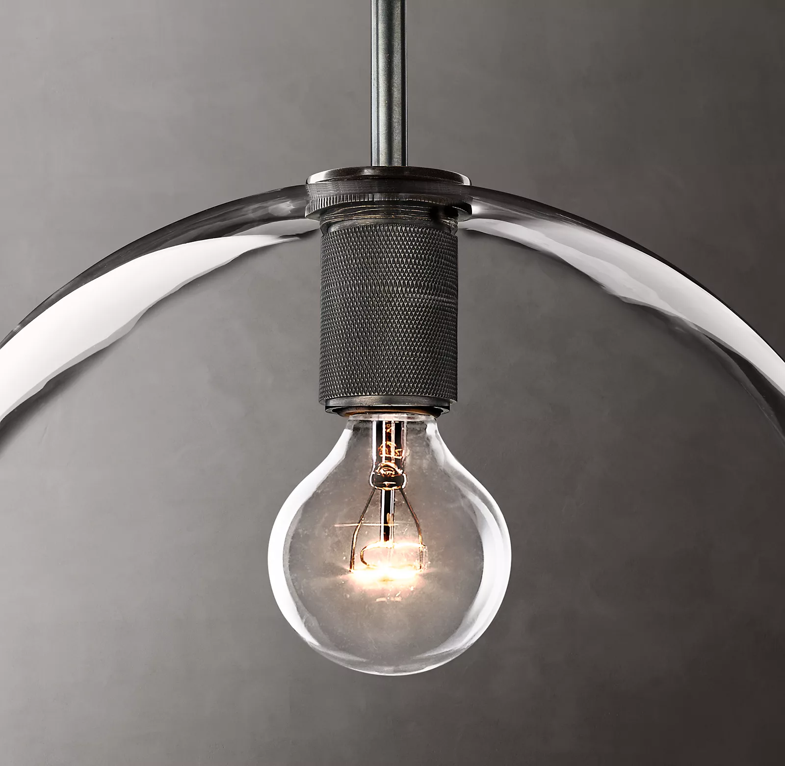 Utilitaire Globe Shade Pendant Light