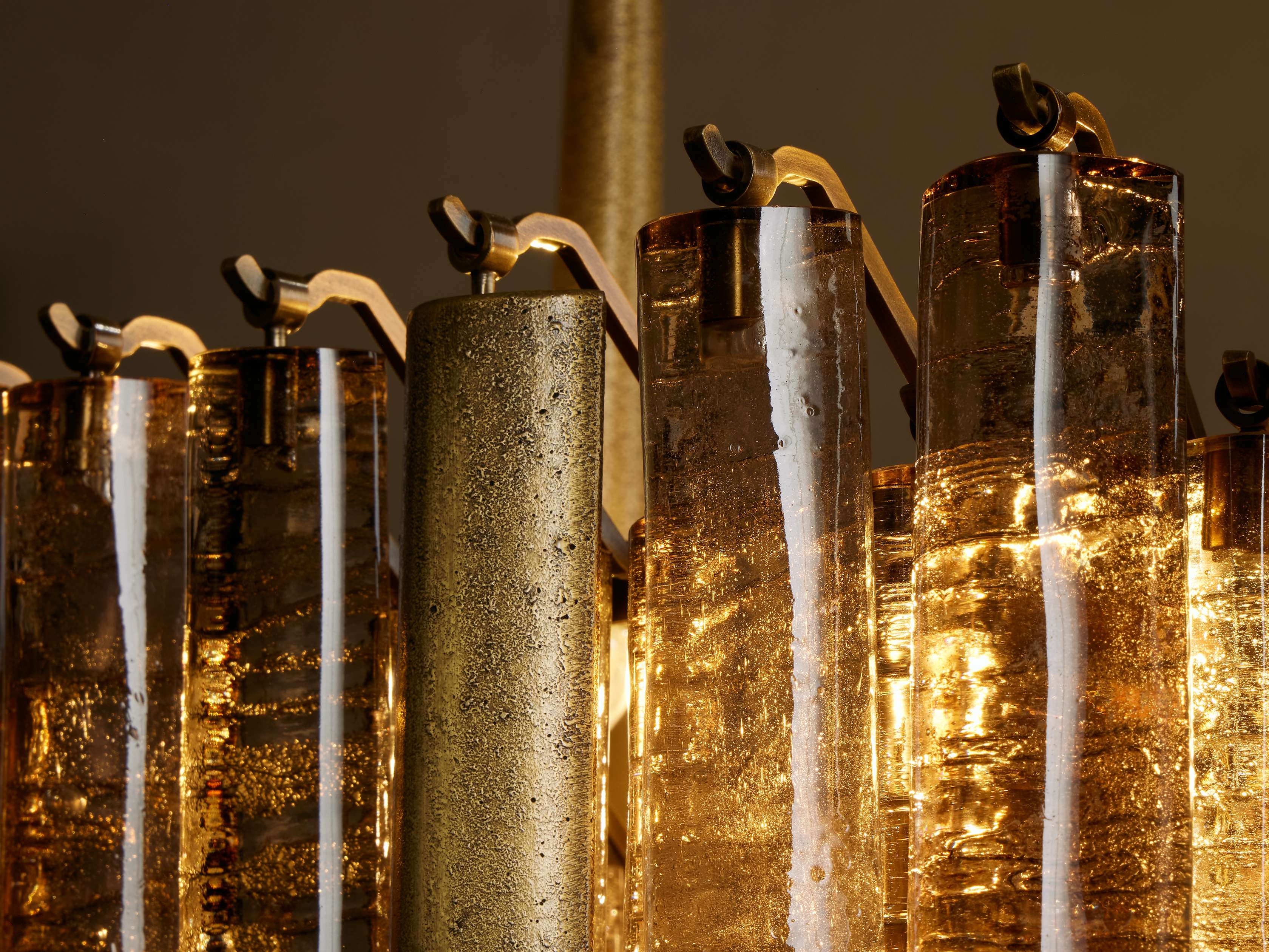 Neve Rhythm Column Linear Chandelier