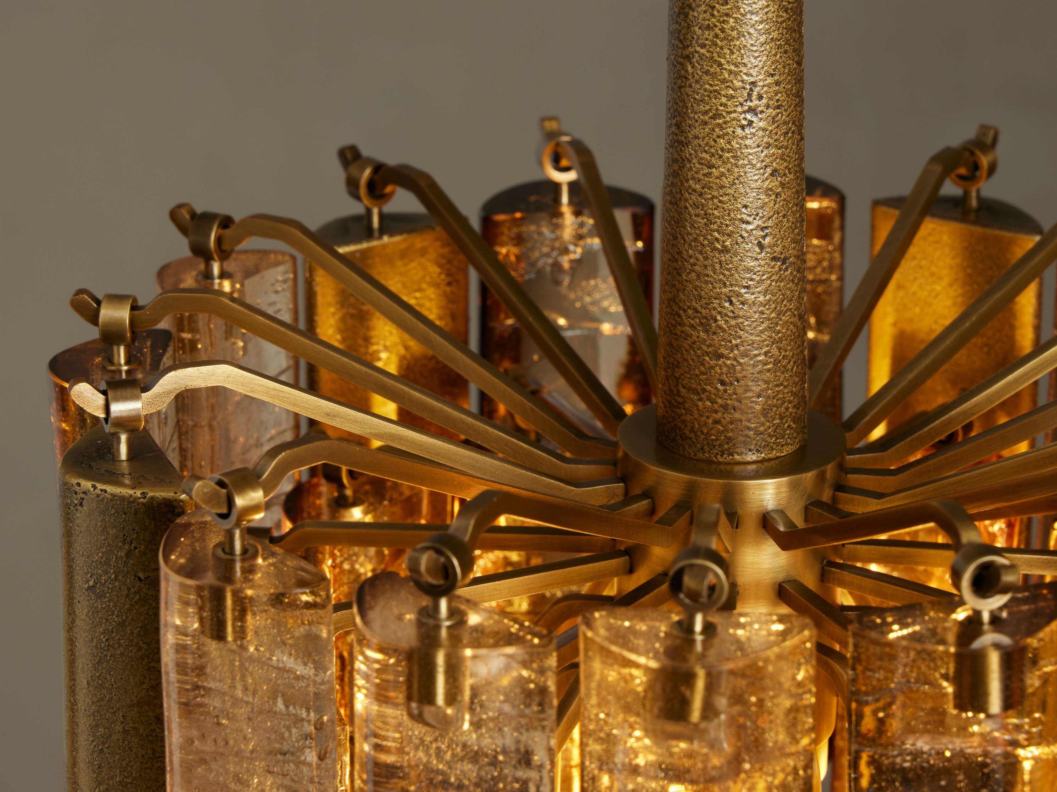 Neve Rhythm Column Pendant Light