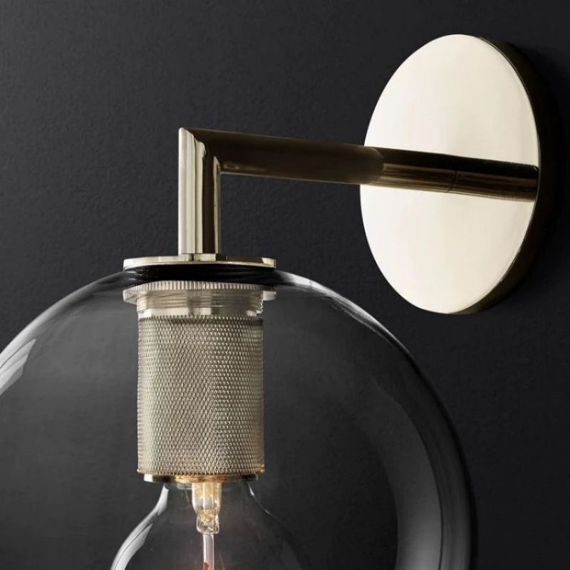 Utilitaire Globe Shade Wall Sconce