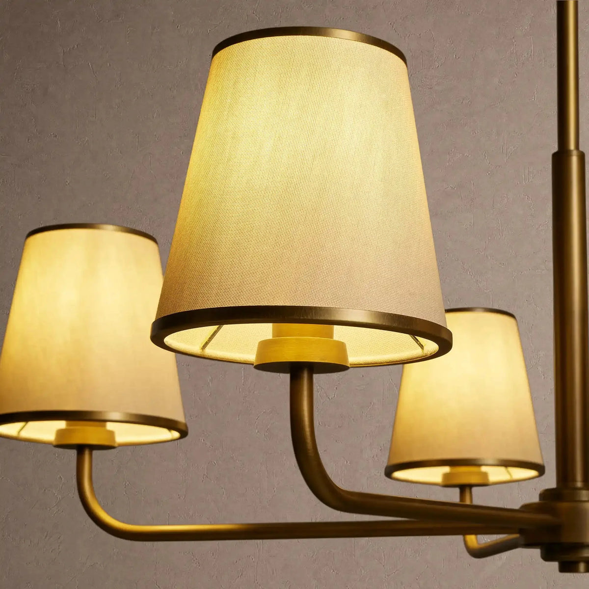 Amalfi Round Chandelier - Pleated Whitecasivra