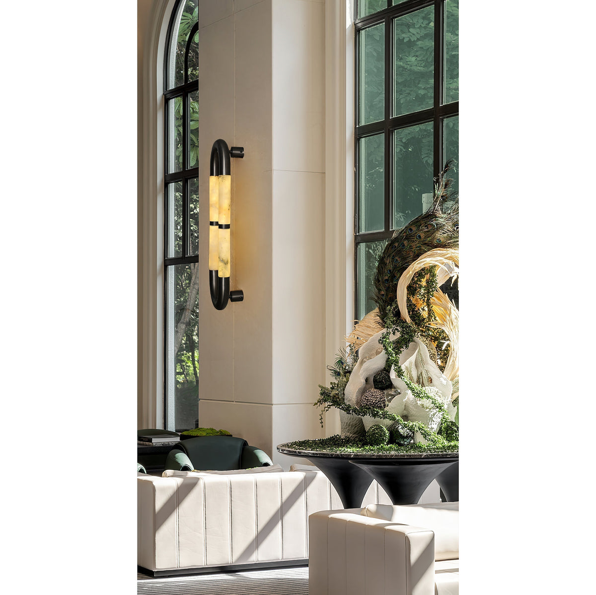 Alabaster Banded KoKo Sconce - L 15cm x W 8cm x H 54cm / L 5.9″ x W 3.1″ x H 21.3″Black & Whitecasivra