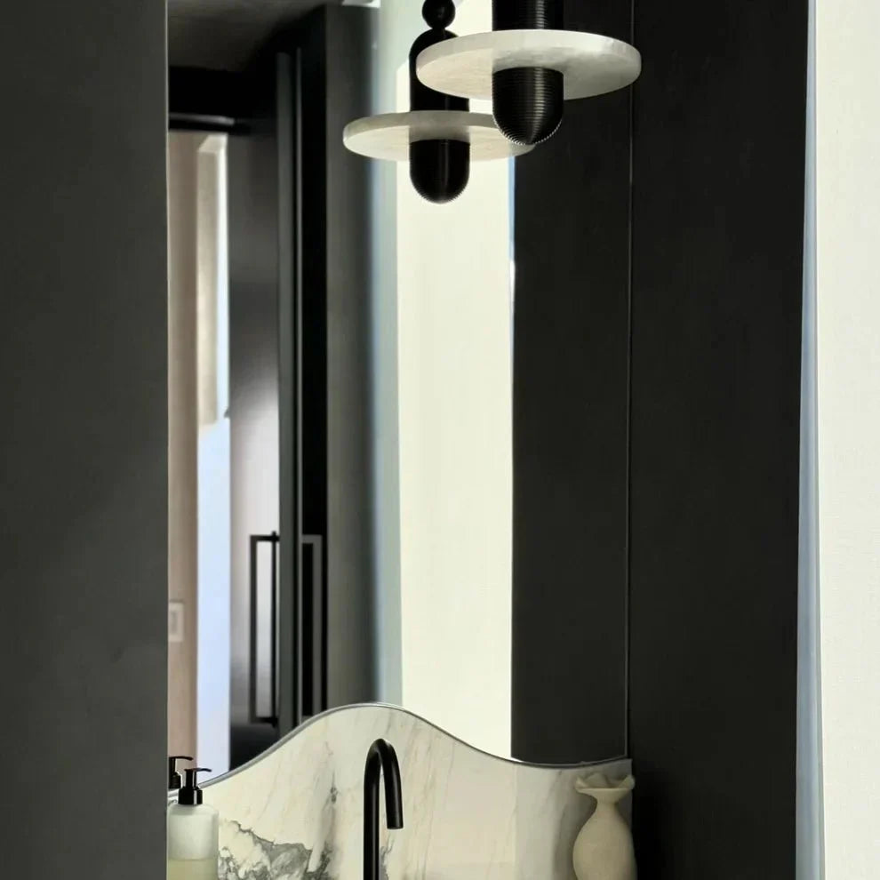 Alabaster Comet Pendant Lamp - D 28cm x H 31.5cm / ∅ 11″ x H 12.4″BlackWarm Lightcasivra