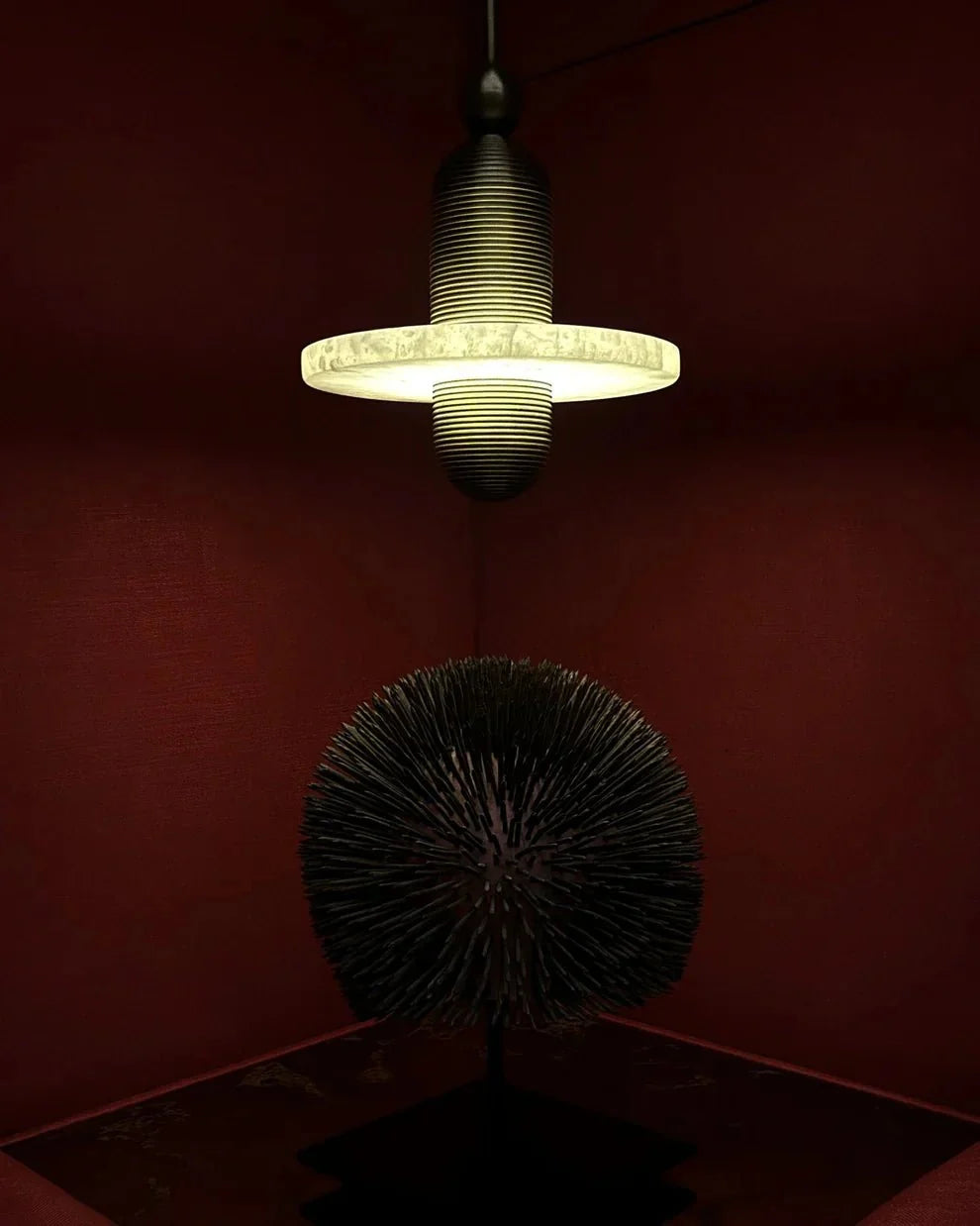 Alabaster Comet Pendant Lamp - D 28cm x H 31.5cm / ∅ 11″ x H 12.4″BlackWarm Lightcasivra