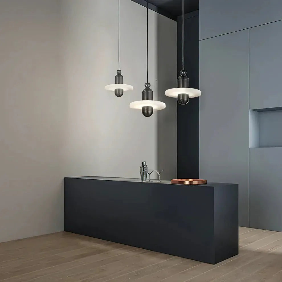 Alabaster Comet Pendant Lamp - D 28cm x H 31.5cm / ∅ 11″ x H 12.4″BlackWarm Lightcasivra