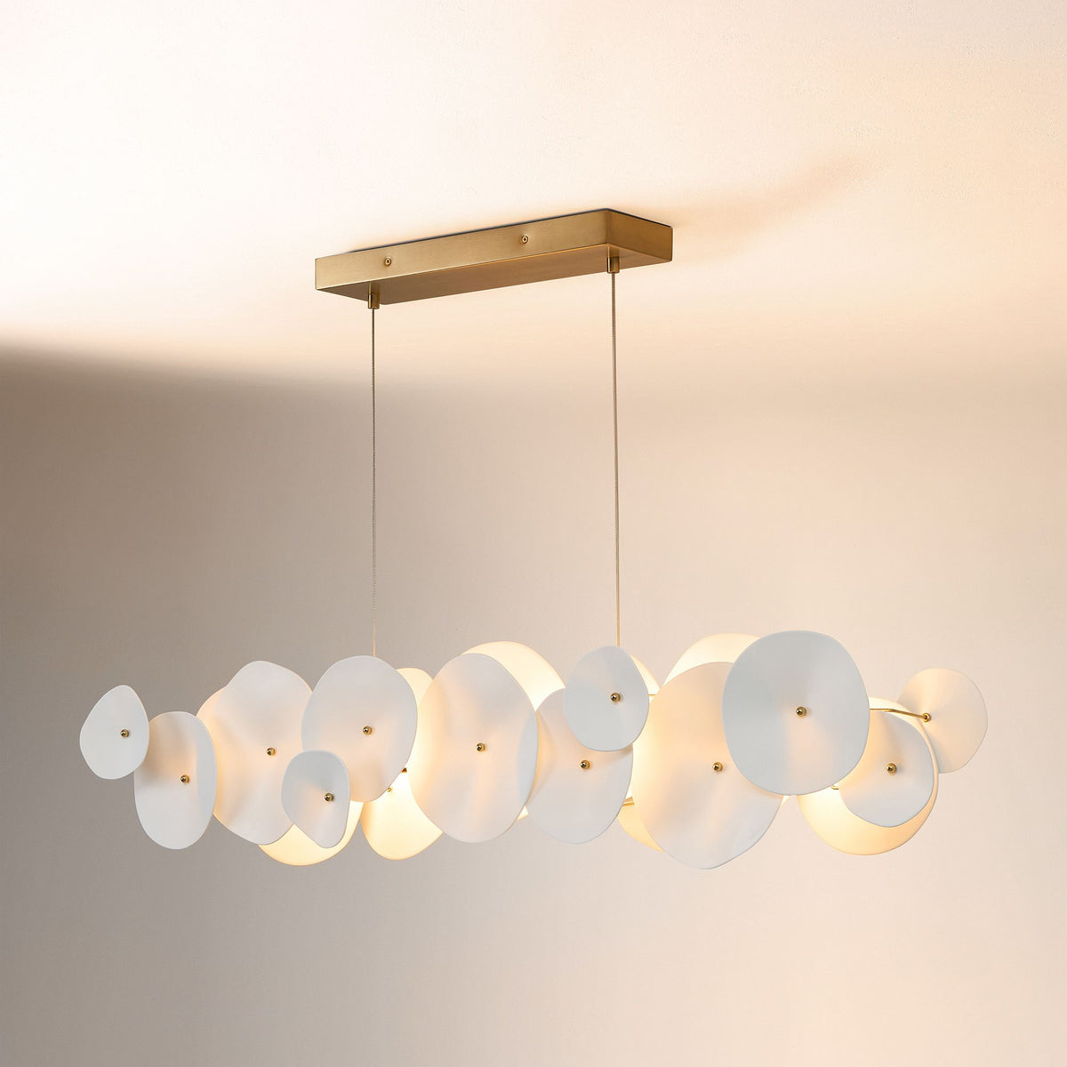 Amara Ceramic Linear Chandelier (50") - casivra