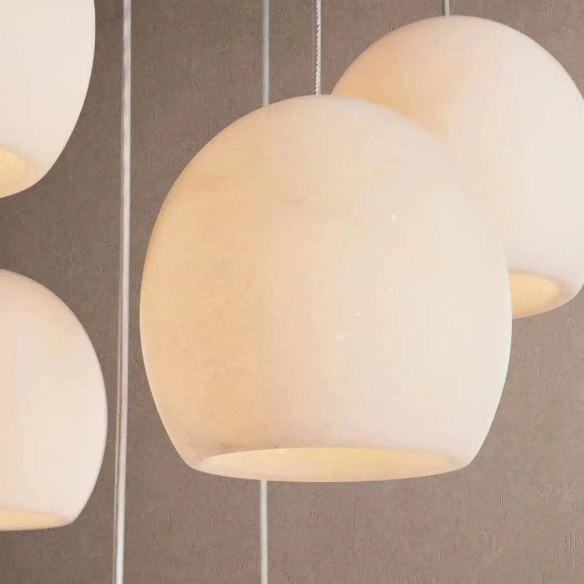 Avila Round Alabaster Chandelier Light - 36-Lightcasivra