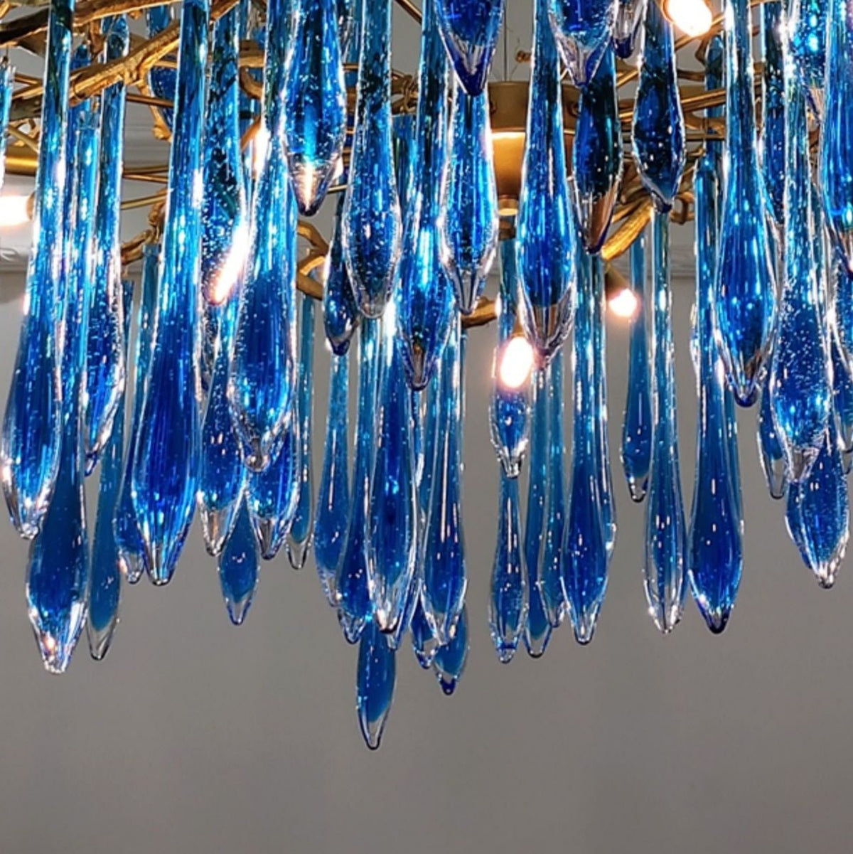 Artistic Branch Chandelier with Blue Glaze Drops for Dining Room - D23.6"*H19.7"/31.6kgColorfulWarm Lightcasivra
