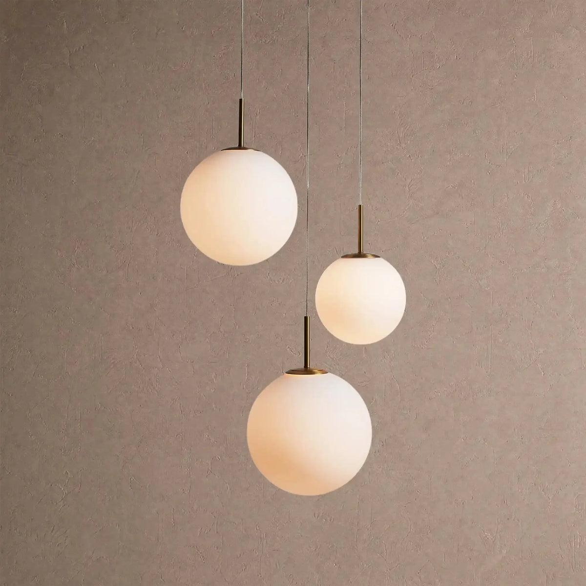 Cassano Modern Round Chandelier - Hand-Blown Crackle Glass & Satin Brass LED Pendant Light - 12-Light 43''Cracklecasivra