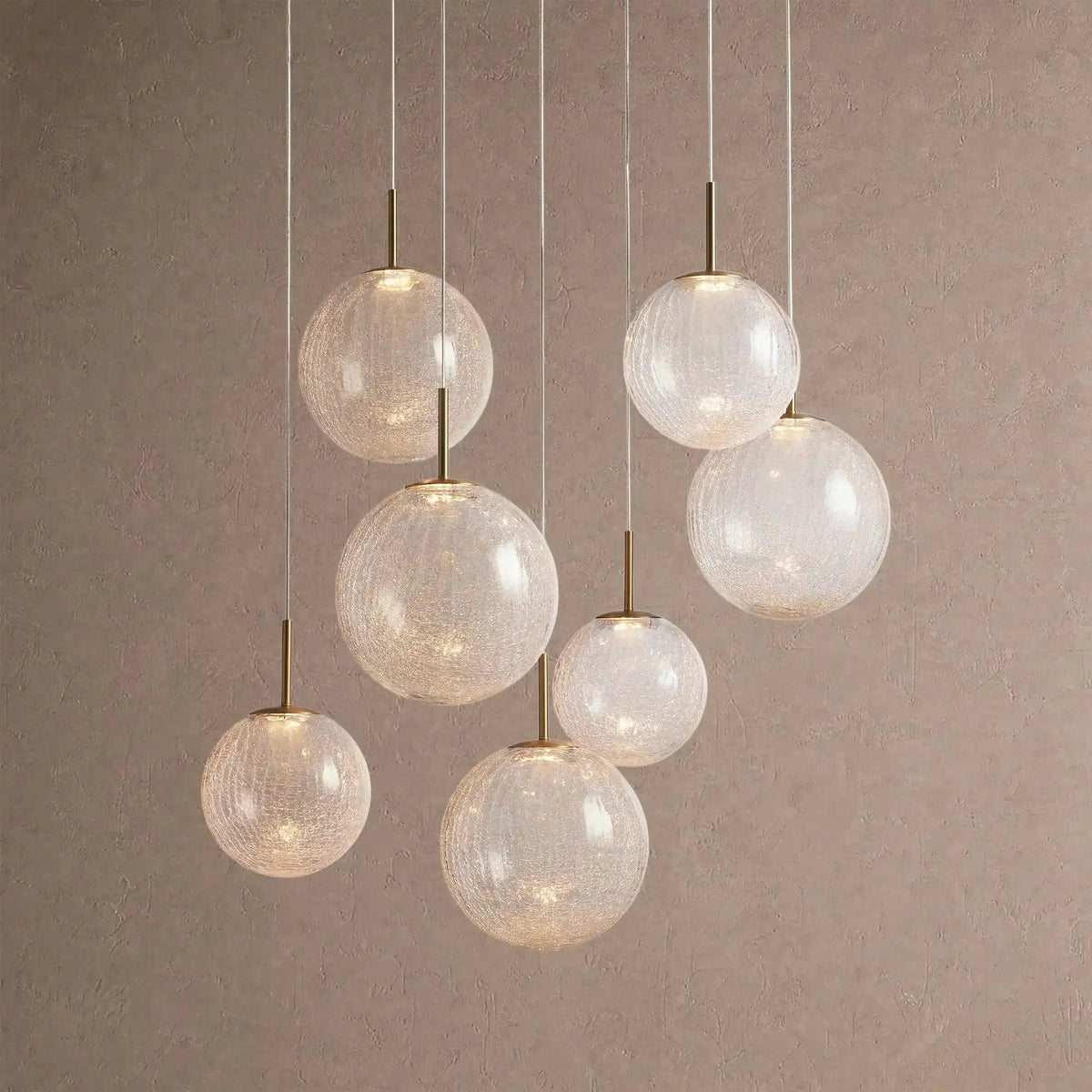 Cassano Modern Round Chandelier - Hand-Blown Crackle Glass & Satin Brass LED Pendant Light - 7-Light 34''Cracklecasivra