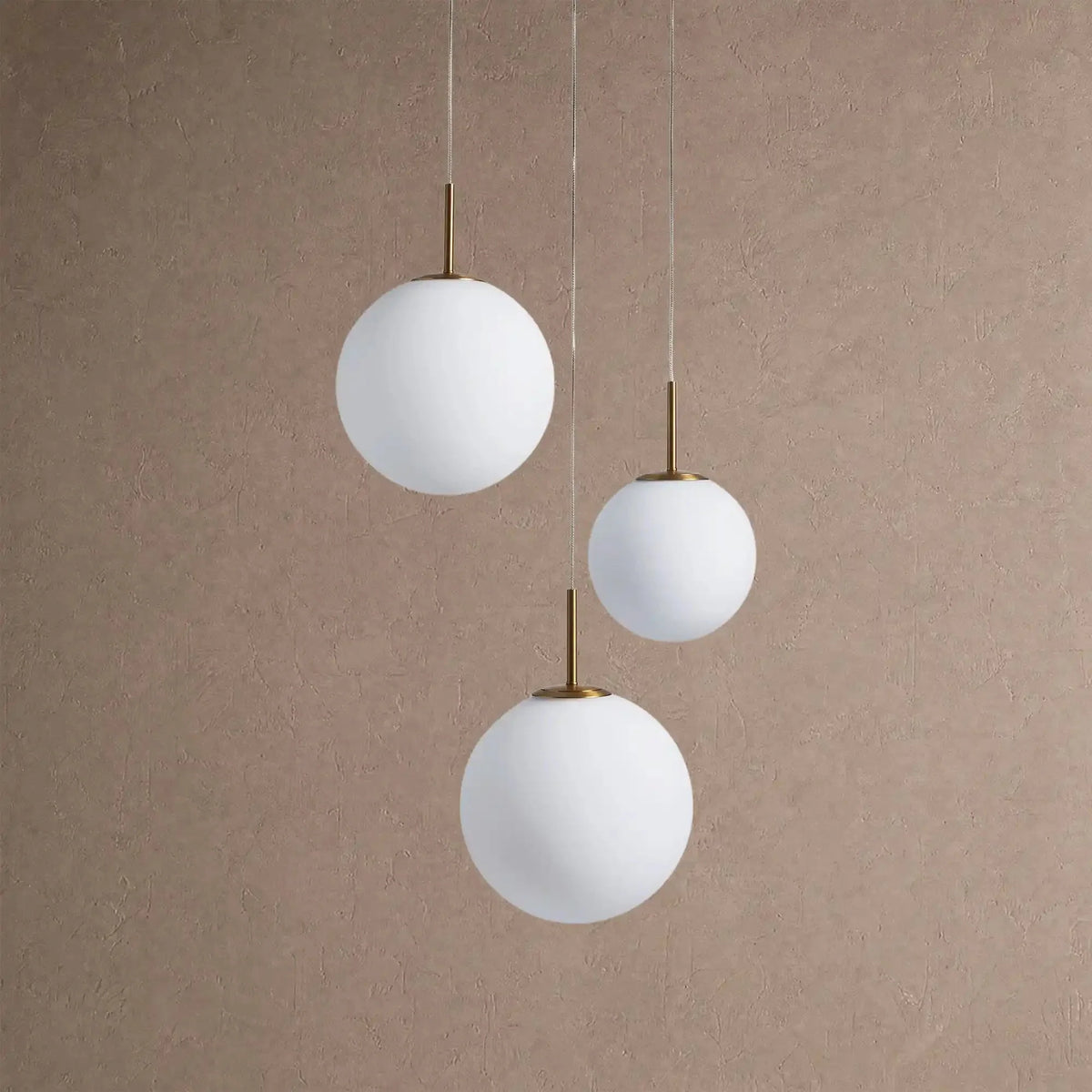 Cassano Modern Round Chandelier - Hand-Blown Crackle Glass & Satin Brass LED Pendant Light - 3-Light 20''Matte Opalcasivra