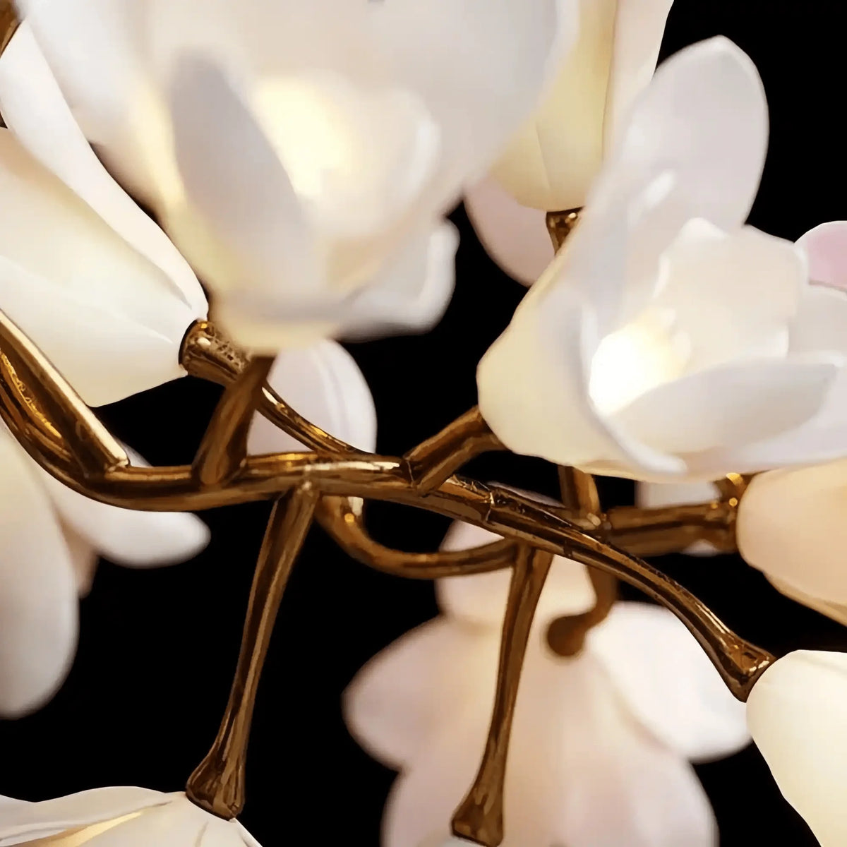 Circular Blossom Chandelier - L 47.2″(120cm) x W 15.7″(40cm) x H 17.7″ (45cm)casivra