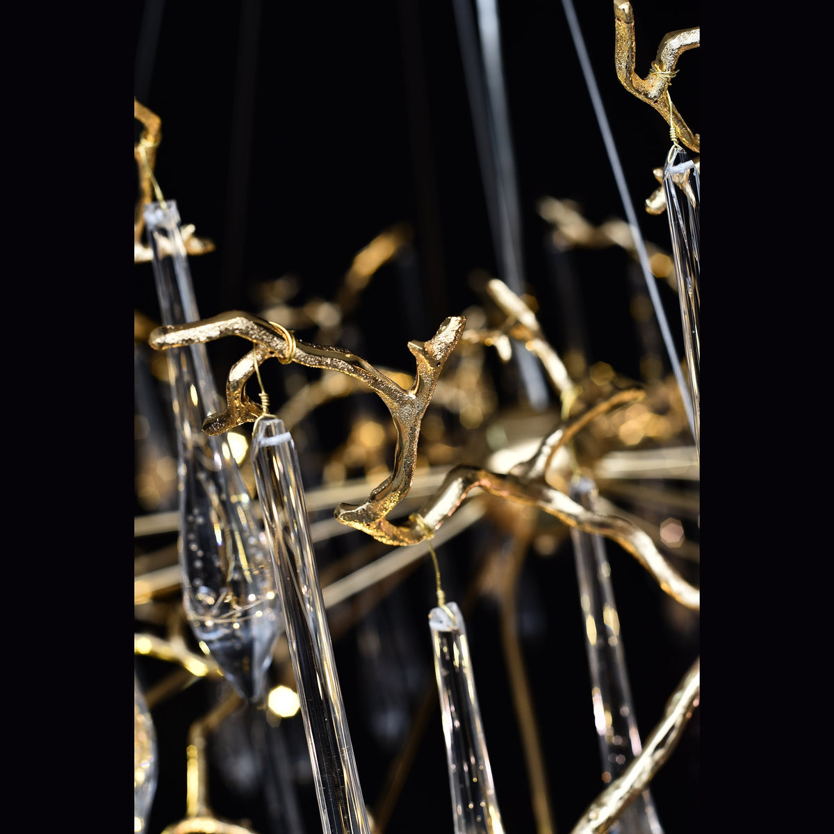 Dawn Teardrop Branch Brass Round Chandelier - 26" diameterClear Glasscasivra