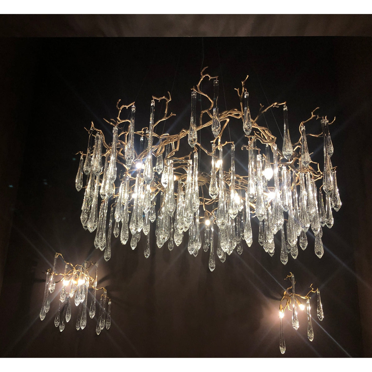 Dawn Teardrop Branch Brass Round Chandelier - 26" diameterClear Glasscasivra