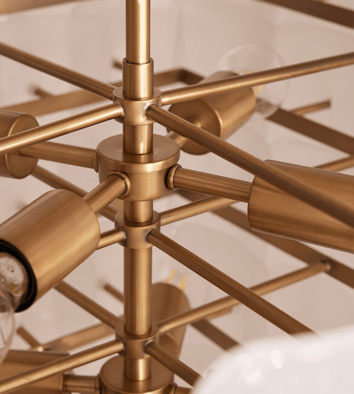 Francis Chandelier - L 27.6″ x W 27.6″ x H 19.3″Gold & Whitecasivra