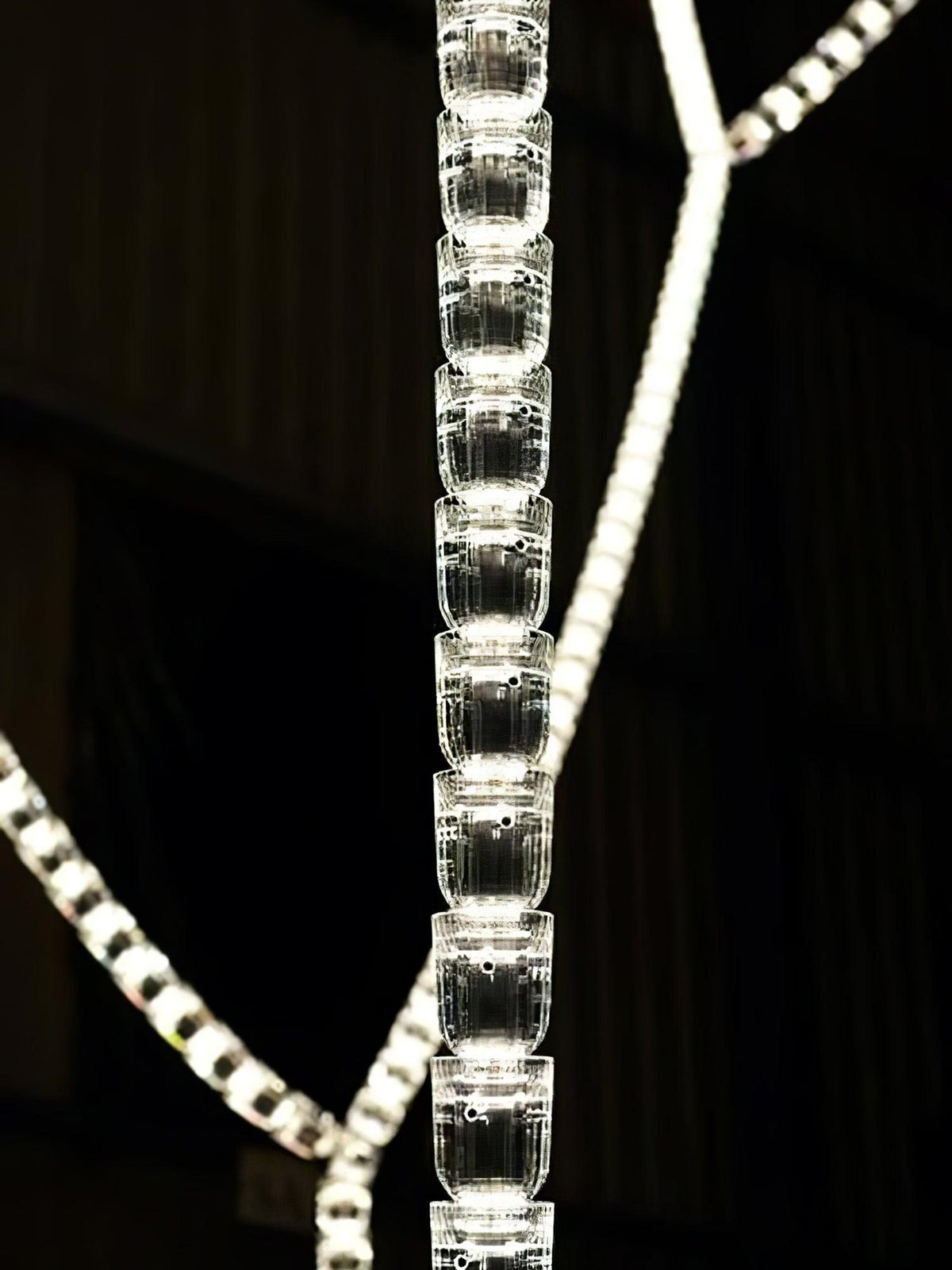 Gabriel Chandelier H - 55 Lights L 63″ x H 25″ / L 160cm x H 63.5cmClear & ChromeWarm Lightcasivra