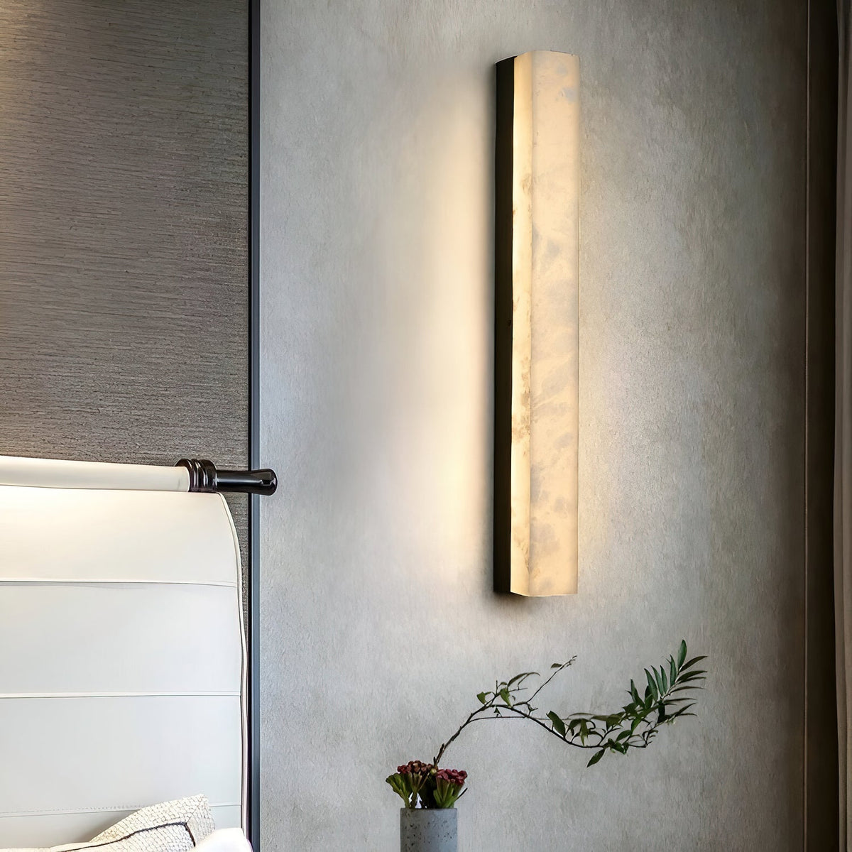 Geometric Alabaster Wall Lamp - L 3.1” x W 3.1“ x H 31.5“Black & WhiteWarm Lightcasivra