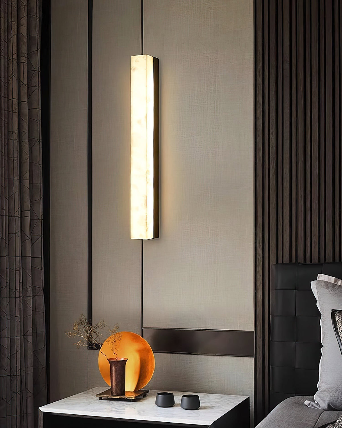 Geometric Alabaster Wall Lamp - L 3.1” x W 3.1“ x H 31.5“Black & WhiteWarm Lightcasivra