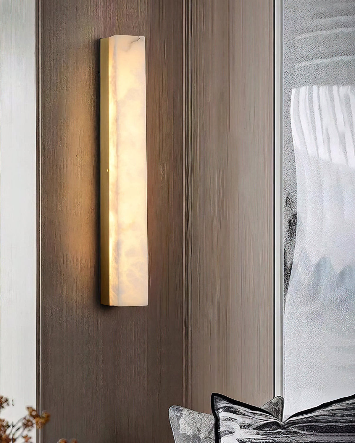 Geometric Alabaster Wall Lamp - L 3.1” x W 3.1“ x H 31.5“Black & WhiteWarm Lightcasivra
