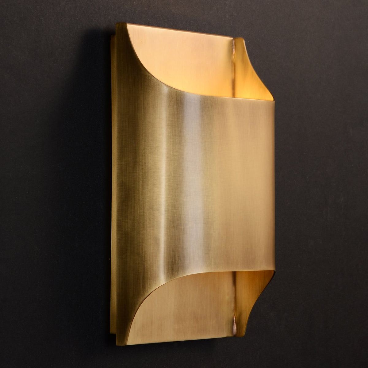 Leclerc Wall Lamp - ∅ 9.8″ x H 9.8″ / Dia 25cm x H 25cmBrasscasivra