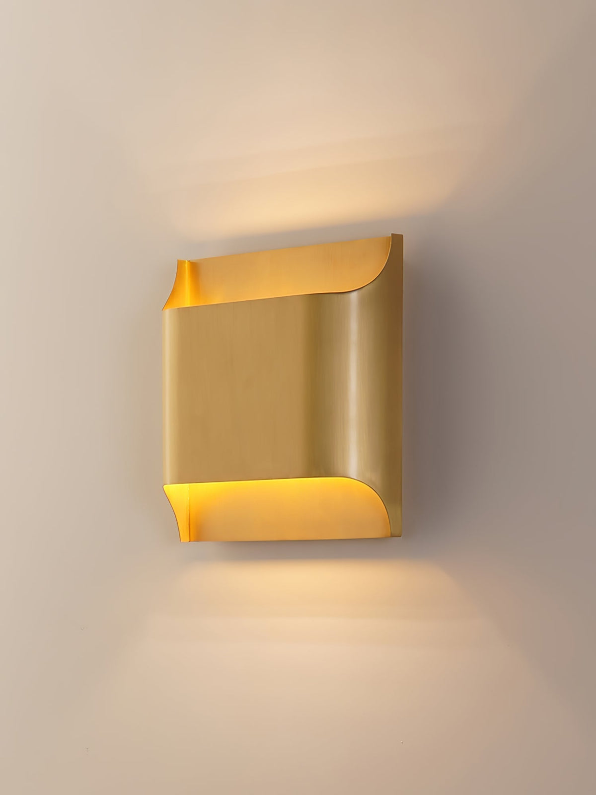 Leclerc Wall Lamp - ∅ 9.8″ x H 9.8″ / Dia 25cm x H 25cmBrasscasivra