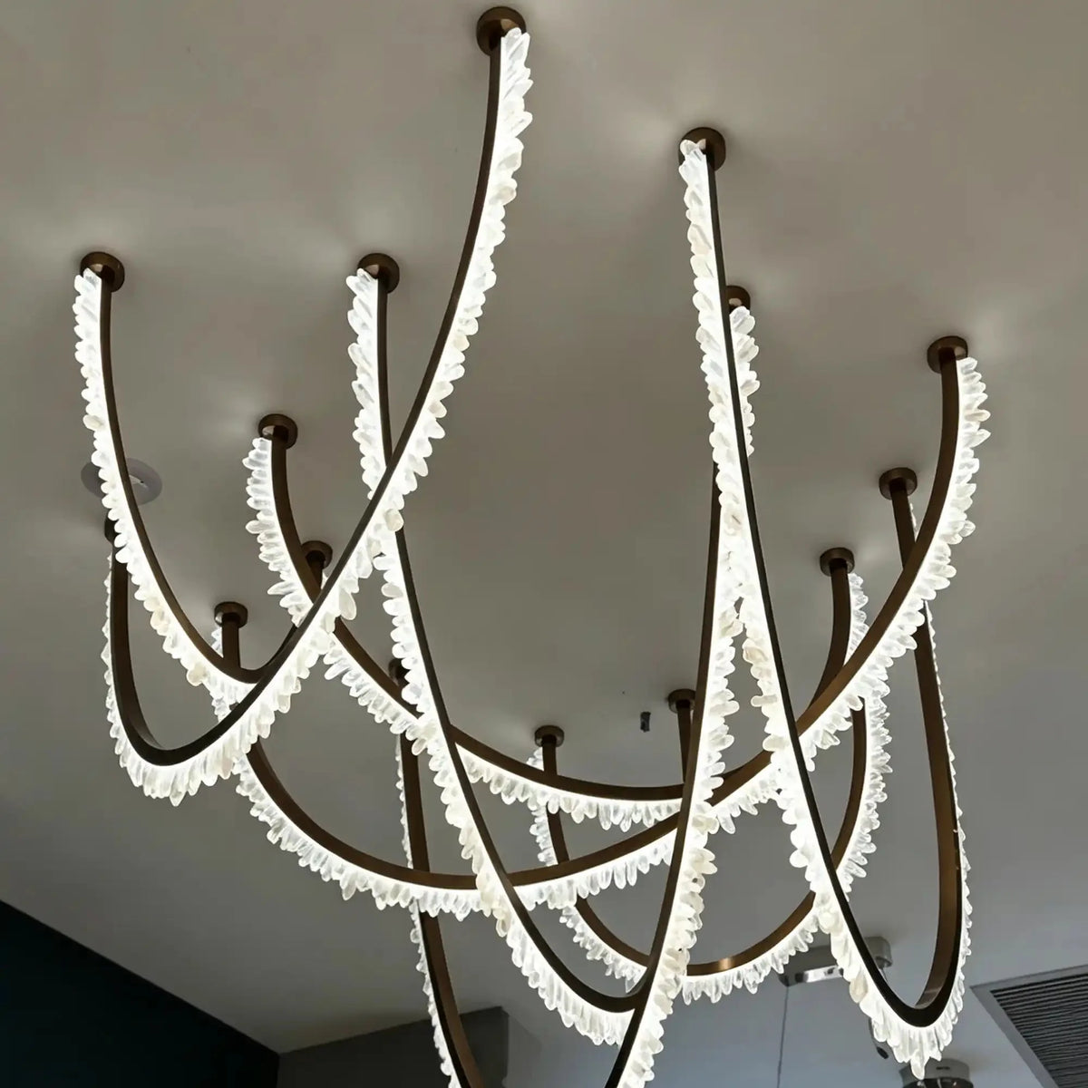 Modern High-End Curved Necklace Natural Crystal Ceiling Chandelier - The Whole Set /8 chainsBlackWarm Lightcasivra