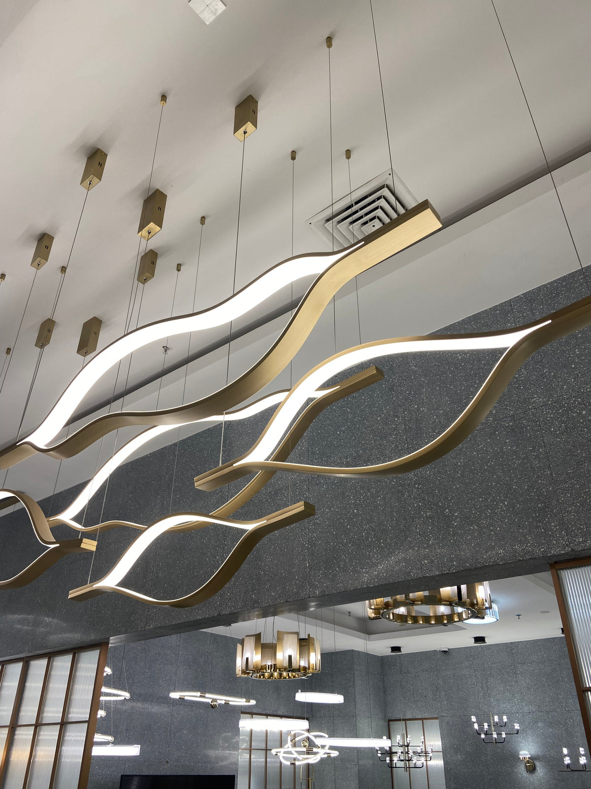 Modern Simple Brass Waving Chandelier for Living/Dining Room/Kitchen Island - L31.5"*W2.2"*H11.8"GoldWarm Lightcasivra