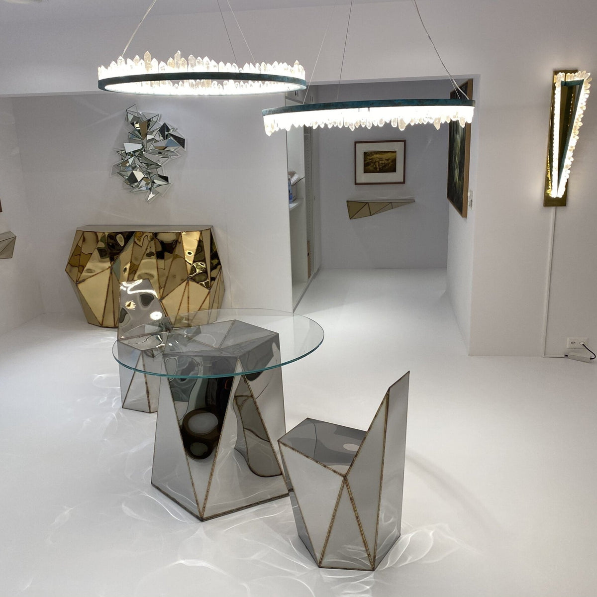 Modern Style Rings Brass & Natural Quartz Crystal Chandelier in Brass/Black Finish - 1 Tier / D23.6" * H4"BrassWarm Lightcasivra