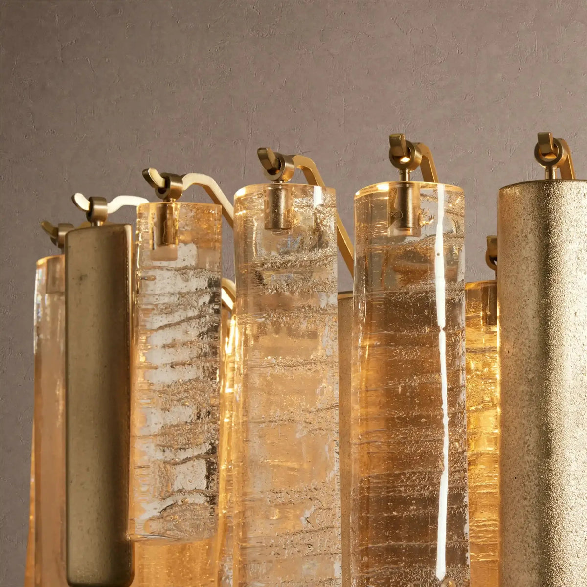Nerina Linear Chandelier - Brasscasivra