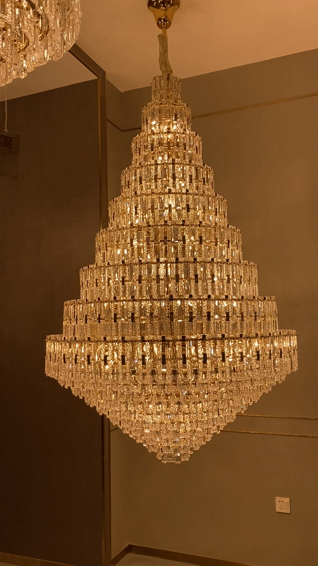 Oversized Multi - layers Honeycomb Luxury Crystal Chandelier in Gold Finish for Big Hallway/Foyer/Entryway - D31.5"*H47.2"/34 Lights/50.5kgWarm Lightcasivra