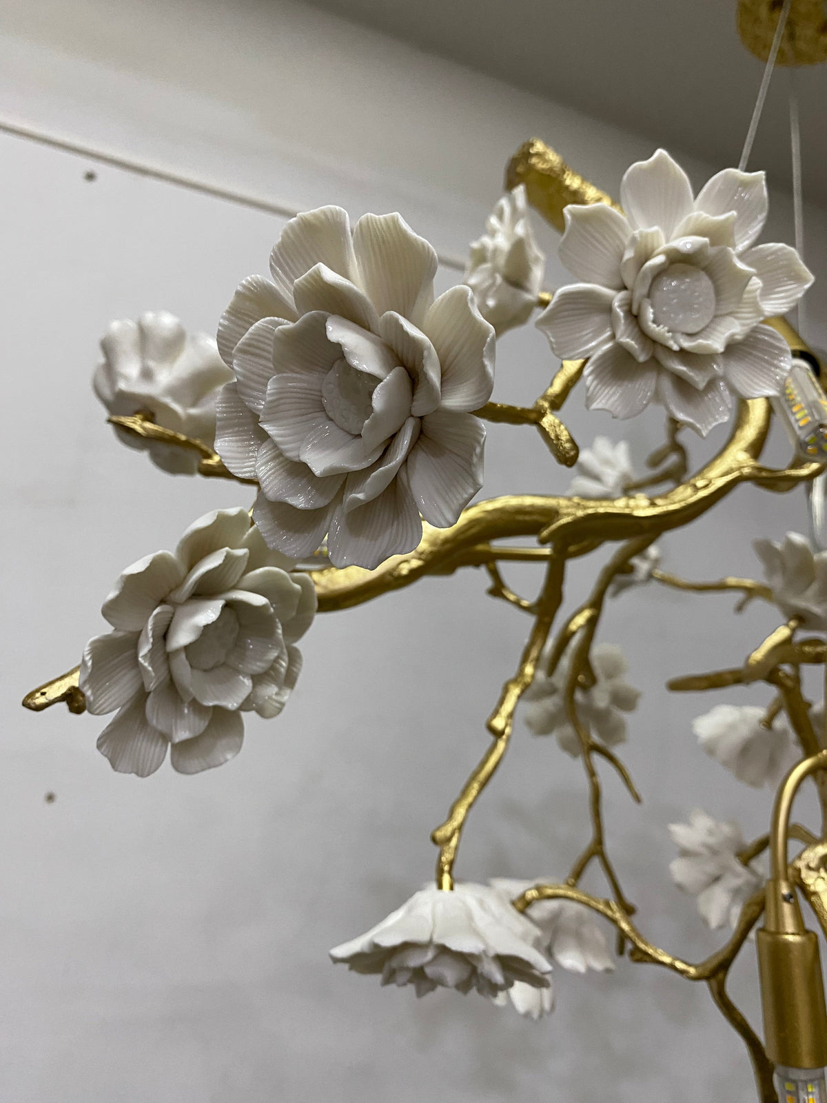 Post - Modern Art Brass and Ceramics Flower Pendant Branch Chandelier for Living/Dining Room - L49.2"*W19.7"*H21.7"Warm Lightcasivra