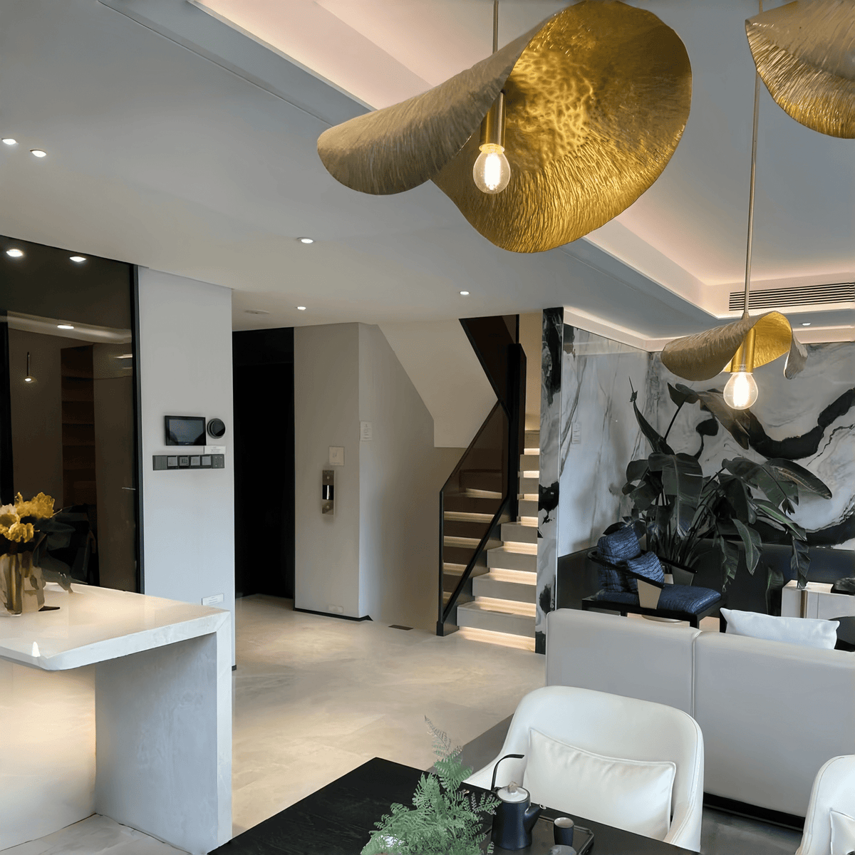 Postmodern Withered Leaf Parlor Pendant Lighting Fixture in Brass - Style A/Two curved edges/L17.7"*W11.02"*H7.08"Warm Lightcasivra