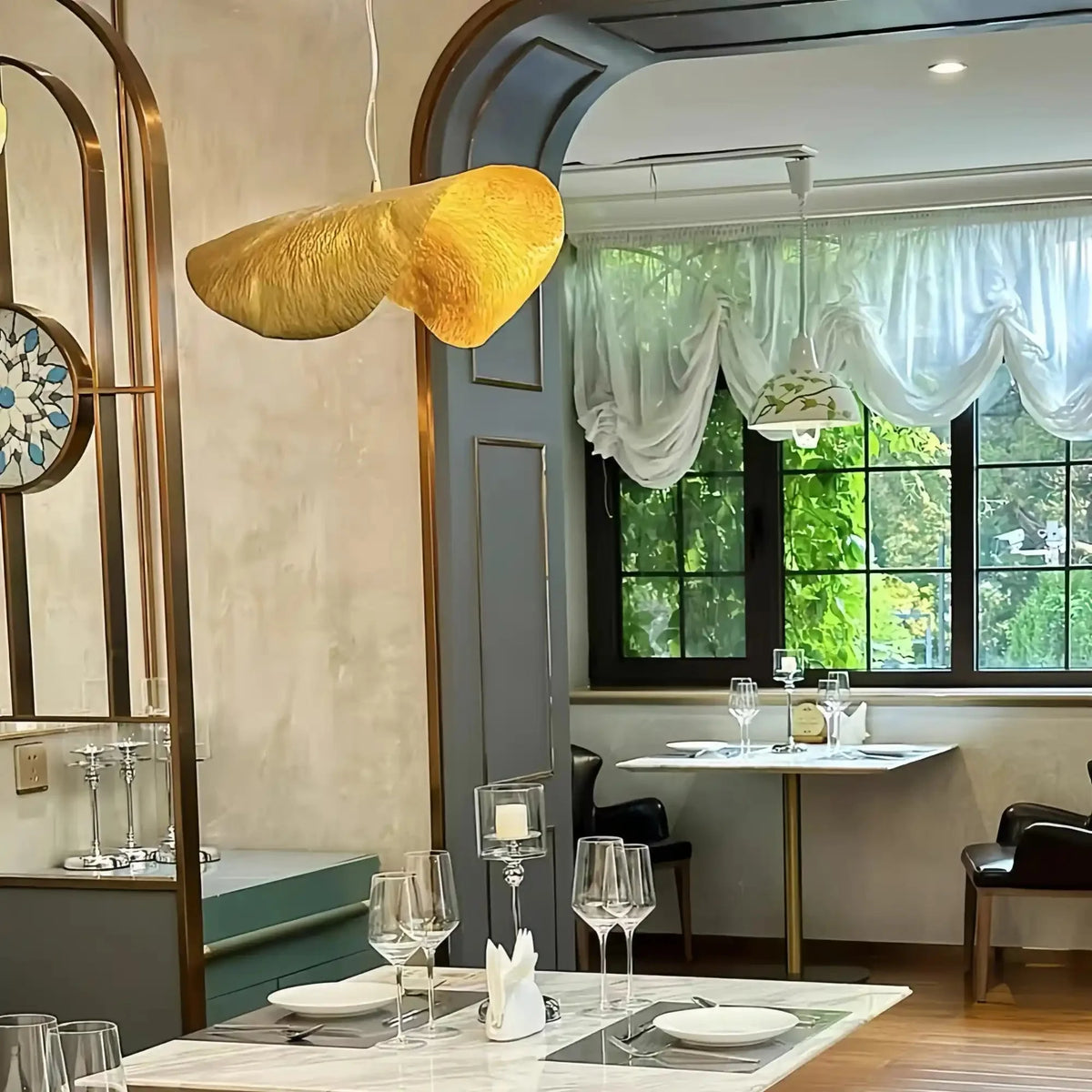 Postmodern Withered Leaf Parlor Pendant Lighting Fixture in Brass - Style A/Two curved edges/L17.7"*W11.02"*H7.08"Warm Lightcasivra