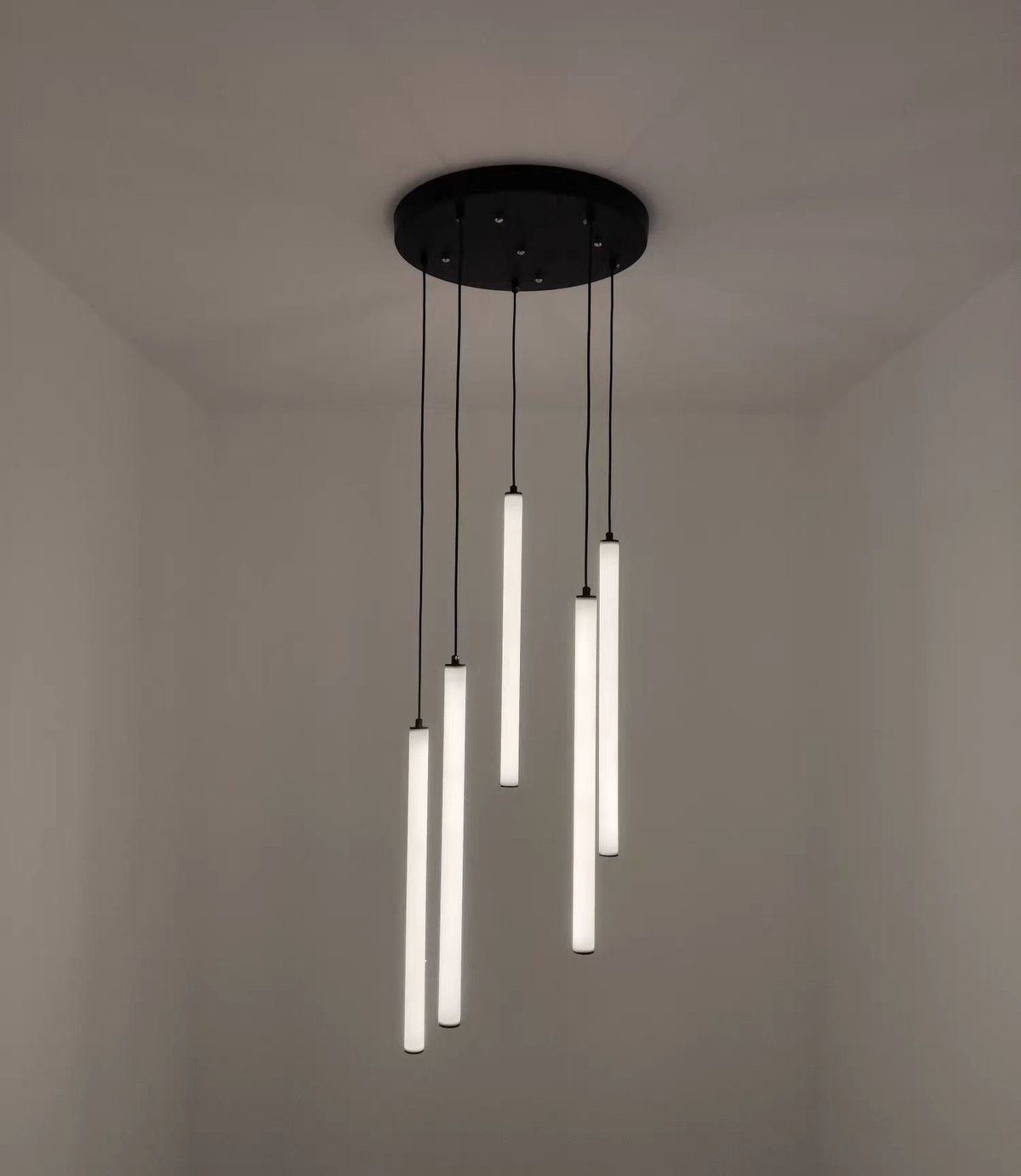 Scandinavia Minimalist White Pendant Light for Bedside/Dining Room/Staircase - One Single: SWarm Lightcasivra