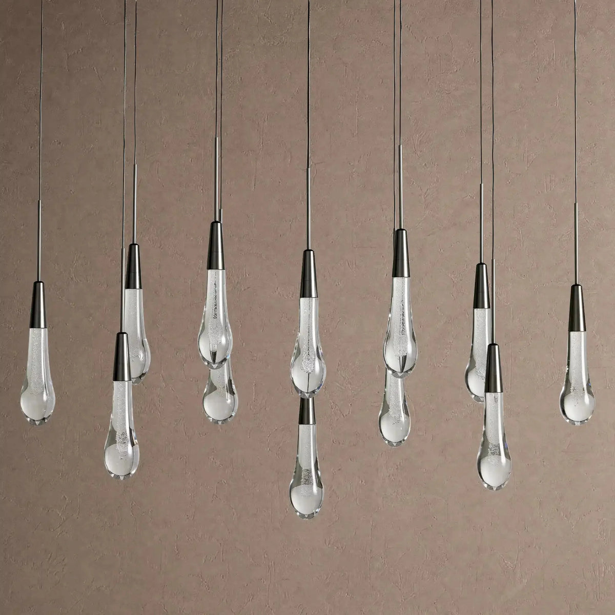 Soleil Linear Chandelier - Raindrop Pendant Lighting - 37‘’ 12-LightBrasscasivra