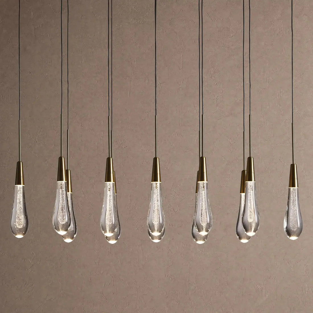 Soleil Linear Chandelier - Raindrop Pendant Lighting - 37‘’ 12-LightBrasscasivra