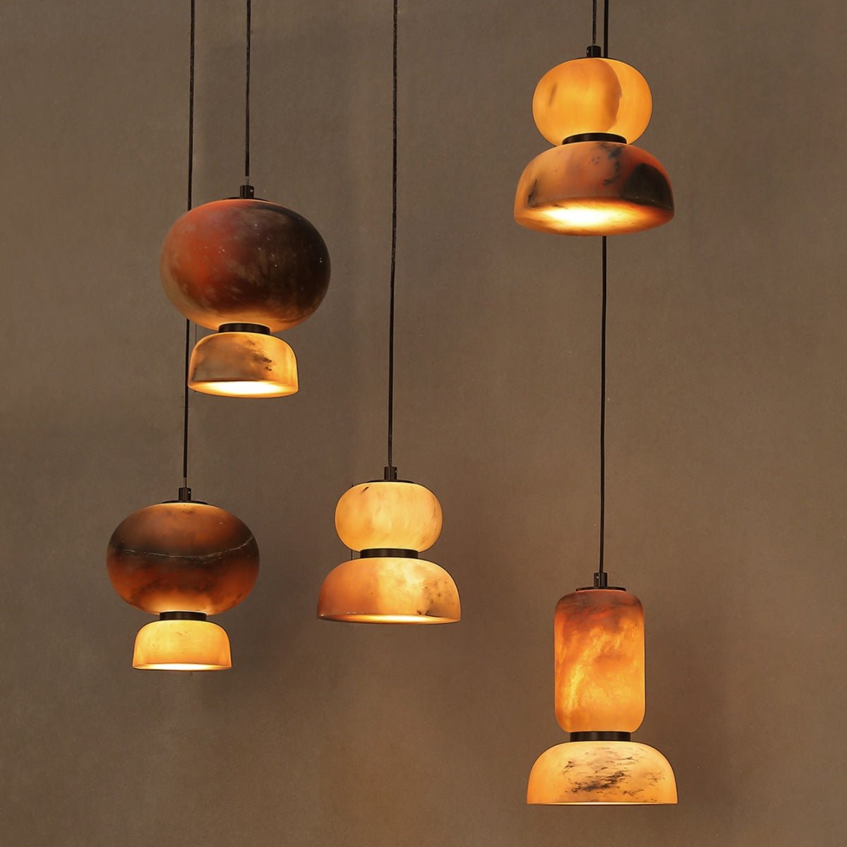 Swaroevan Eterna Vertical Alabaster Pendant - casivra