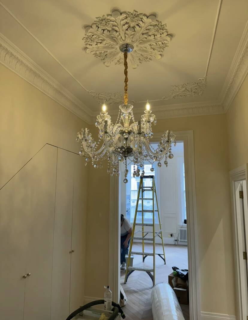 Veridian Grandeur Crystal Chandelier - 3 Lights D20.1"*H17.7"Warm Lightcasivra