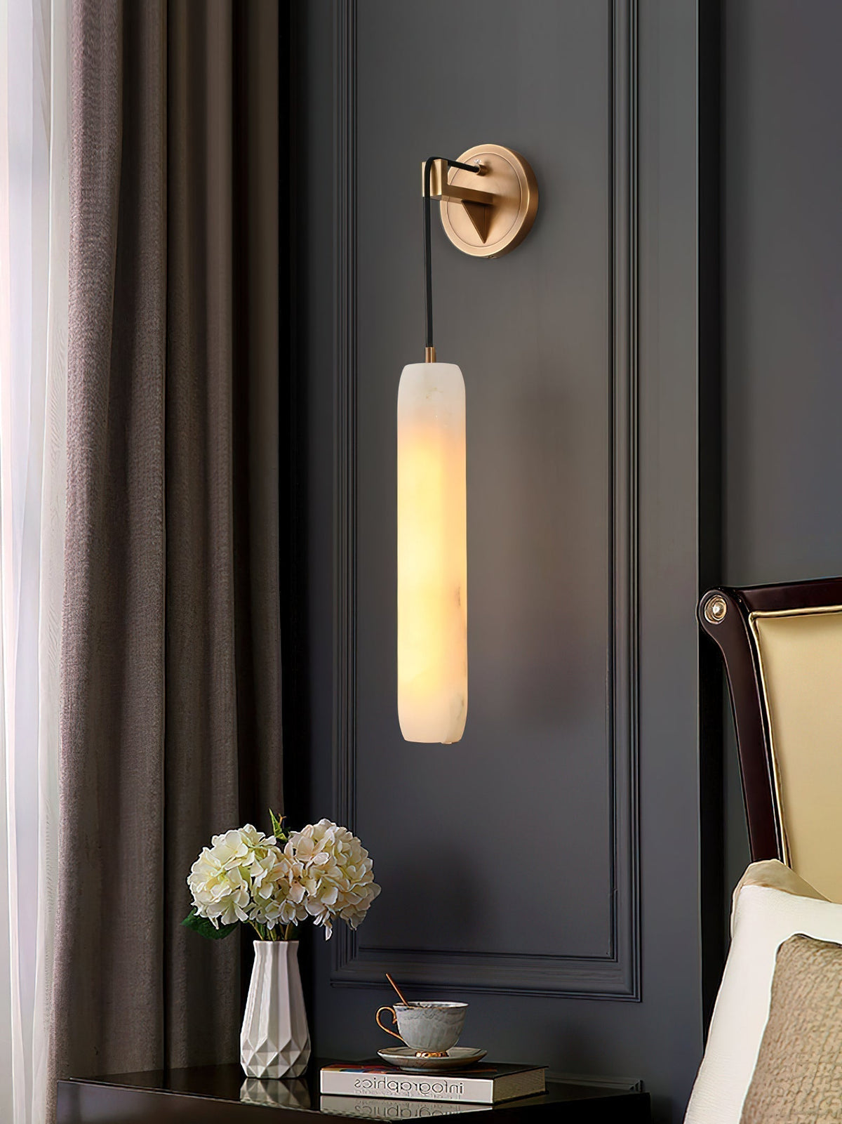 Wrenna Alabaster Flute Wall Lamp - D 7cm x H 38cm / ∅ 2.8″ x H 15″Brass＆White1 piececasivra