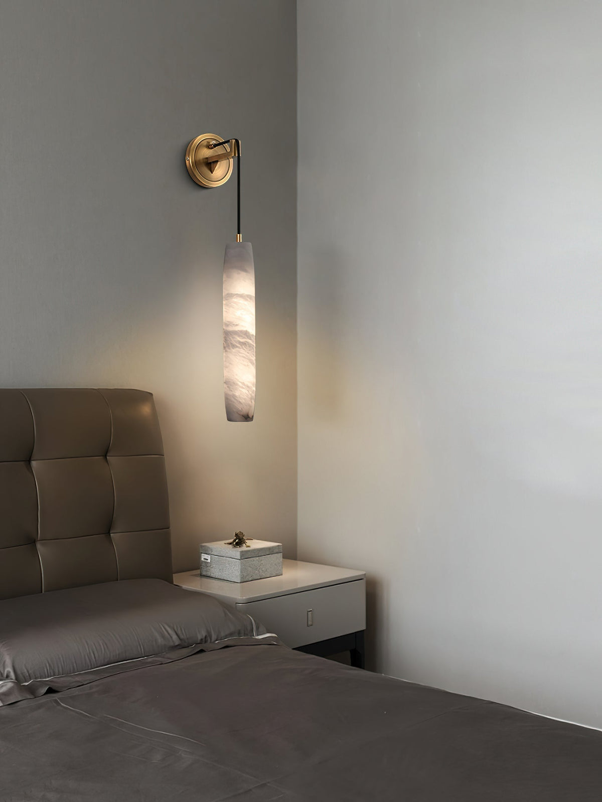 Wrenna Alabaster Flute Wall Lamp - D 7cm x H 38cm / ∅ 2.8″ x H 15″Brass＆White1 piececasivra